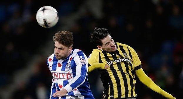 将年轻中场 将年轻中场