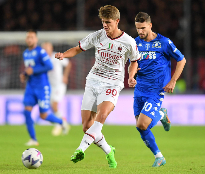 辉煌背后的 辉煌背后的